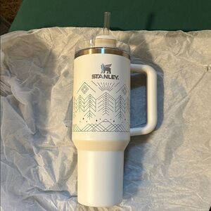 NIB/NWT Stanley 40oz Tumbler in Pale Stone Winterscape